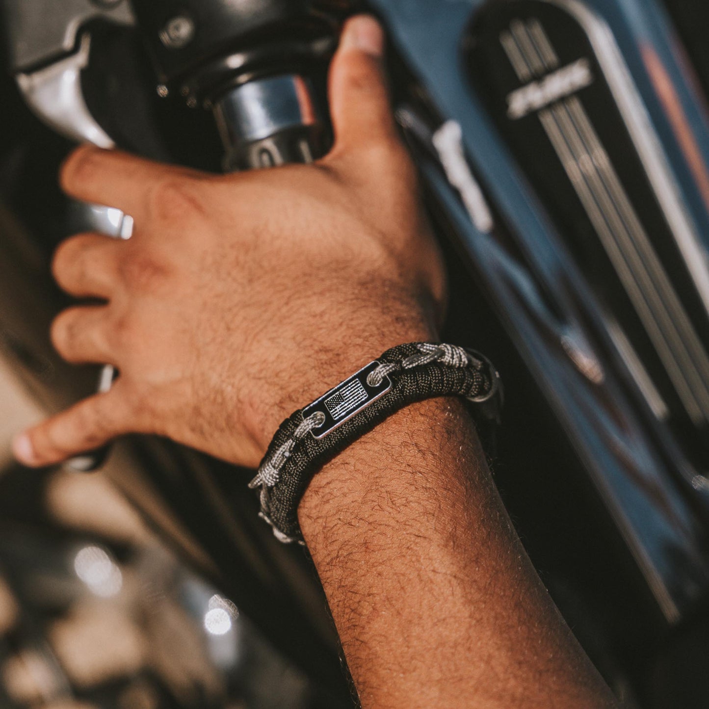 Never Surrender Barbed Wire Paracord Bracelet